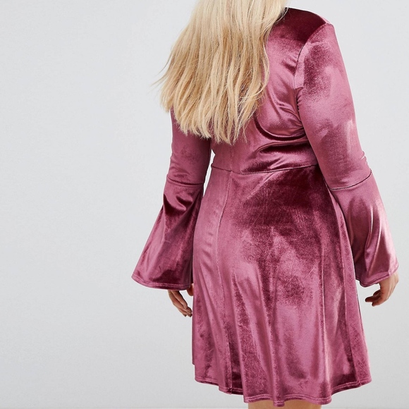 Flute Sleeve Velvet Dress - Picture 6 of 7